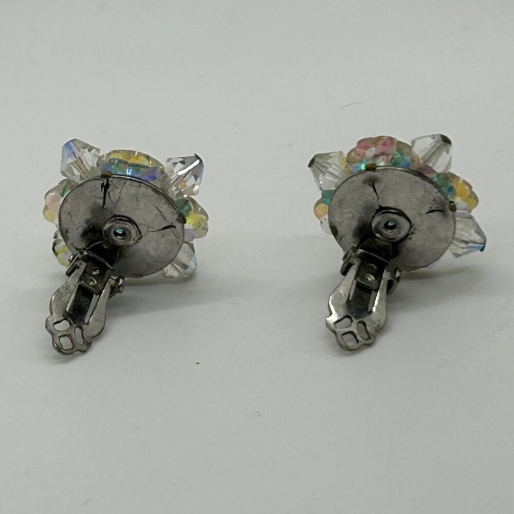 Vtg 1950s Aurora Borealis AB Crystal Cluster Marguerite Flower Clip On Earrings - Picture 13 of 14